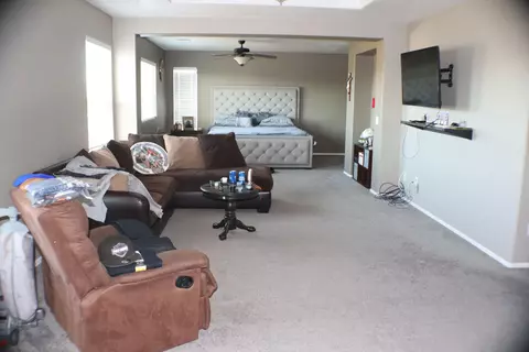 Bedroom - 1713 Thomas Dr, Lancaster, CA 93535 photo 3 of 4