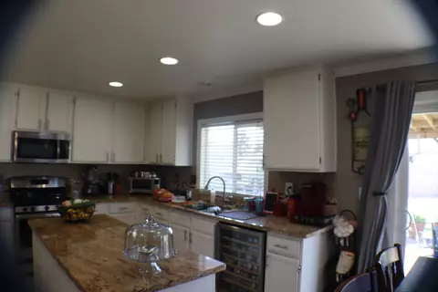 Kitchen - 1713 Thomas Dr, Lancaster, CA 93535 photo 3 of 4