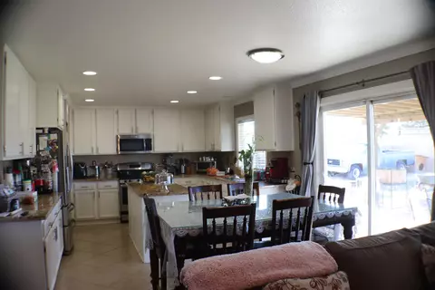 Kitchen - 1713 Thomas Dr, Lancaster, CA 93535 photo 1 of 4