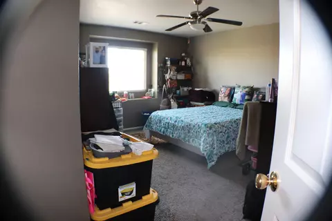 Bedroom - 1713 Thomas Dr, Lancaster, CA 93535 photo 2 of 4