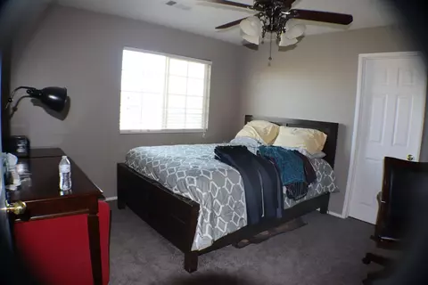 Bedroom - 1713 Thomas Dr, Lancaster, CA 93535 photo 1 of 4