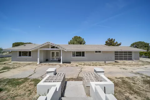 15729 Boca Raton Ave, Llano, CA 93544