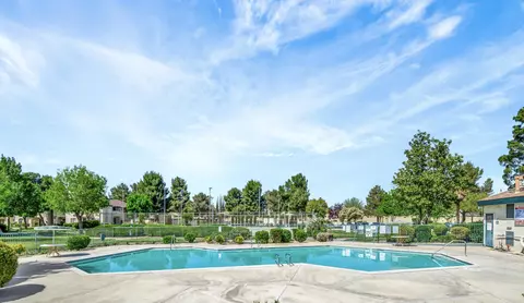 44430 15th St E #8, Lancaster, CA 93535