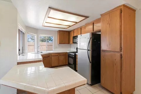 2841 La Vida Dr, Lancaster, CA 93535 photo 8
