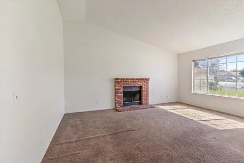 2841 La Vida Dr, Lancaster, CA 93535 photo 4