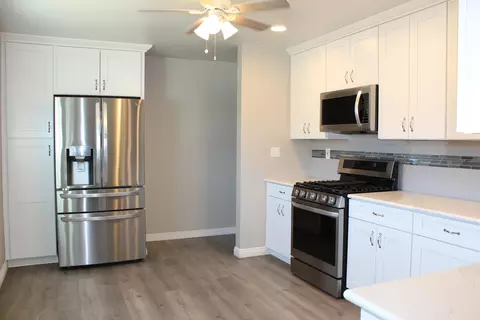Kitchen - 103 Brentwood Dr, Tehachapi, CA 93561 photo 2 of 2