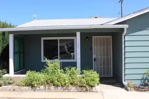 Exterior - 103 Brentwood Dr, Tehachapi, CA 93561 photo 2 of 6