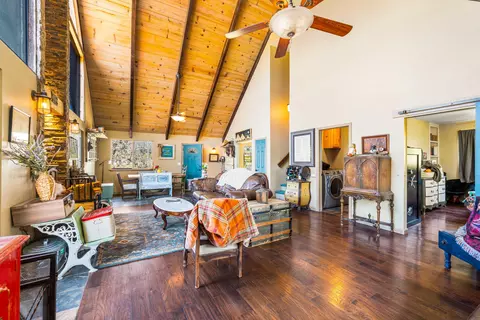 Living - 24260 Bowen Ct, Tehachapi, CA 93561 photo 3 of 4