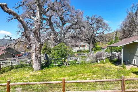 Exterior - 24260 Bowen Ct, Tehachapi, CA 93561 photo 24 of 29