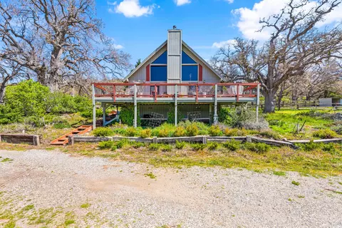 Exterior - 24260 Bowen Ct, Tehachapi, CA 93561 photo 10 of 29