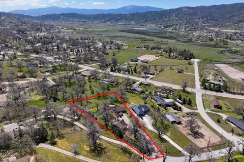 View/Area - 24260 Bowen Ct, Tehachapi, CA 93561 photo 3 of 3