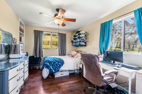 Bedroom - 24260 Bowen Ct, Tehachapi, CA 93561 photo 1 of 5