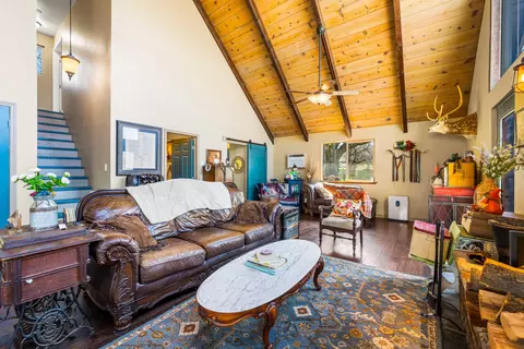Living - 24260 Bowen Ct, Tehachapi, CA 93561 photo 4 of 4