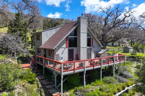 24260 Bowen Ct, Tehachapi, CA 93561