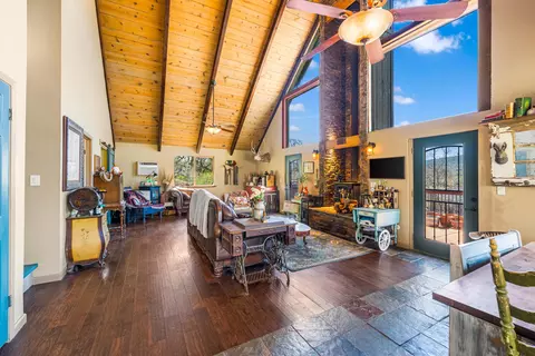 Living - 24260 Bowen Ct, Tehachapi, CA 93561 photo 1 of 4