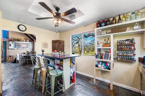 Kitchen - 24260 Bowen Ct, Tehachapi, CA 93561 photo 4 of 5