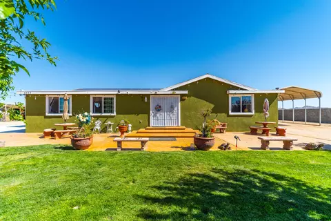 5575 Buckhorn Ave, Rosamond, CA 93560