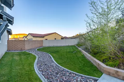 Exterior - 39163 Pinto Ct, Palmdale, CA 93551 photo 16 of 20