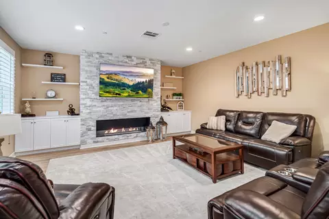 Living - 39163 Pinto Ct, Palmdale, CA 93551 photo 2 of 3