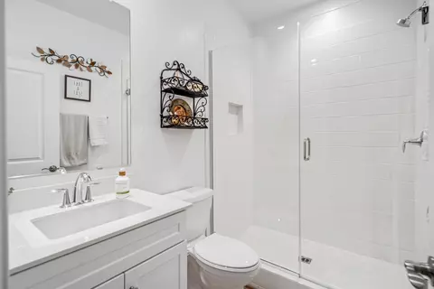 Bath - 39163 Pinto Ct, Palmdale, CA 93551 photo 1 of 6