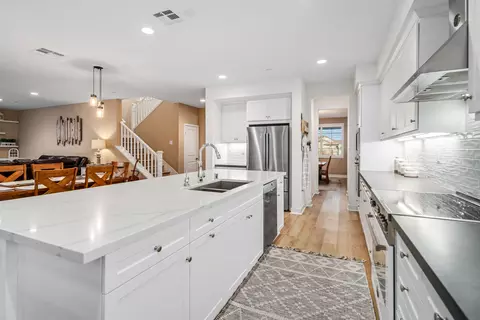 Kitchen - 39163 Pinto Ct, Palmdale, CA 93551 photo 3 of 7