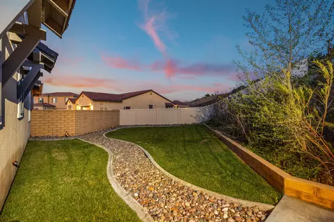 Exterior - 39163 Pinto Ct, Palmdale, CA 93551 photo 8 of 20