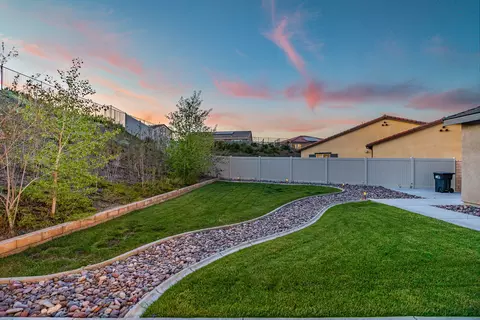 Exterior - 39163 Pinto Ct, Palmdale, CA 93551 photo 4 of 20