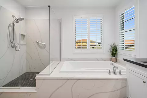 Bath - 39163 Pinto Ct, Palmdale, CA 93551 photo 4 of 6