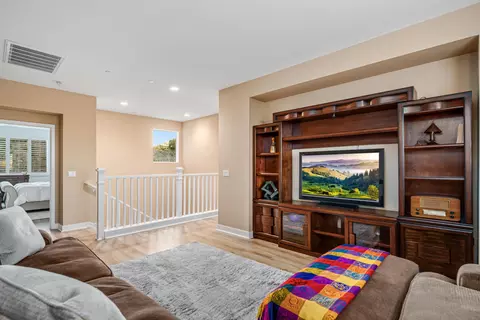 Entry Way - 39163 Pinto Ct, Palmdale, CA 93551 photo 5 of 6