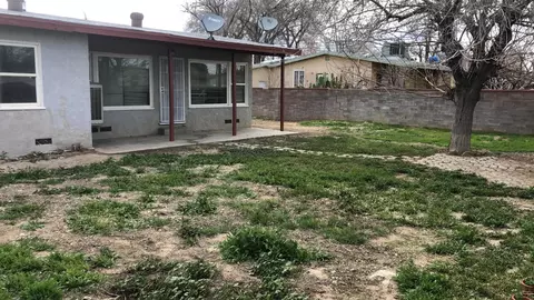 Exterior - 45332 11th St W, Lancaster, CA 93534 photo 3 of 5