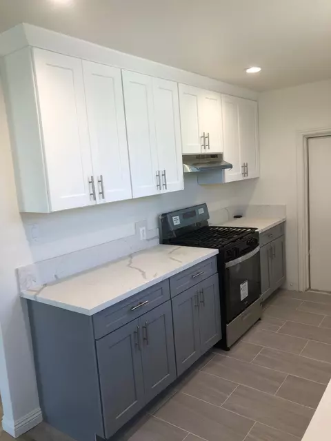 Kitchen - 45332 11th St W, Lancaster, CA 93534 photo 2 of 5