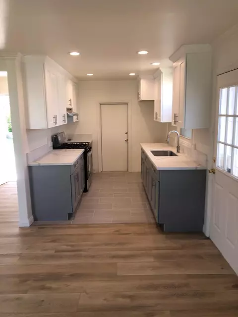 Kitchen - 45332 11th St W, Lancaster, CA 93534 photo 1 of 5