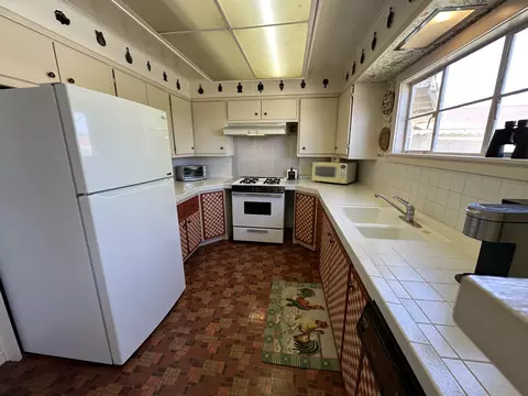 4566 Avenue J E, Lancaster, CA 93535 photo 6