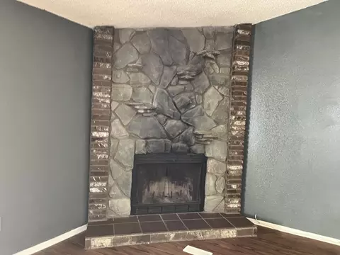 Living - 14234 Winchester Dr, Mojave, CA 93501 photo 2 of 4