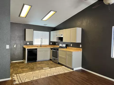 Kitchen - 14234 Winchester Dr, Mojave, CA 93501 photo 1 of 2