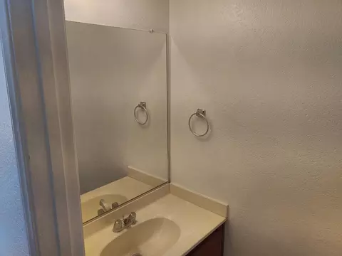 Bath - 43609 Park Ave, Lancaster, CA 93534 photo 1 of 3