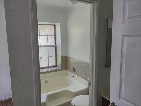Bath - 43609 Park Ave, Lancaster, CA 93534 photo 2 of 3