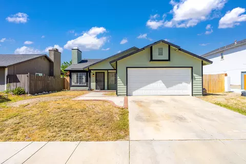 4815 Katrina Pl, Palmdale, CA 93552