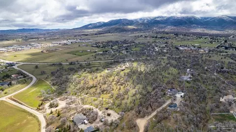 Vl 37717017, Tehachapi, CA 93561