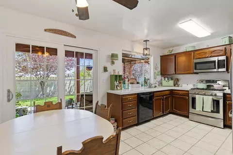 700 Las Colinas St, Tehachapi, CA 93561 photo 11