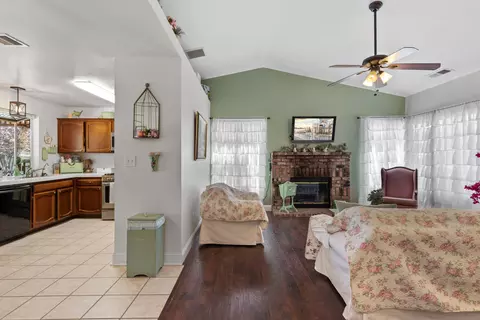 700 Las Colinas St, Tehachapi, CA 93561 photo 14