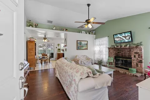 700 Las Colinas St, Tehachapi, CA 93561 photo 6