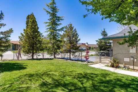 700 Las Colinas St, Tehachapi, CA 93561 photo 4