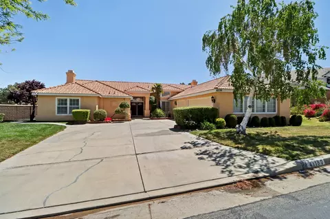 41130 Summitview Ln, Palmdale, CA 93551