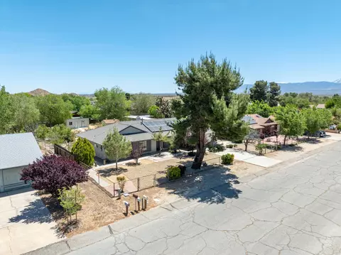 View/Area - 39342 Frontier Circus St, Lake Los Angeles, CA 93591 photo 5 of 10