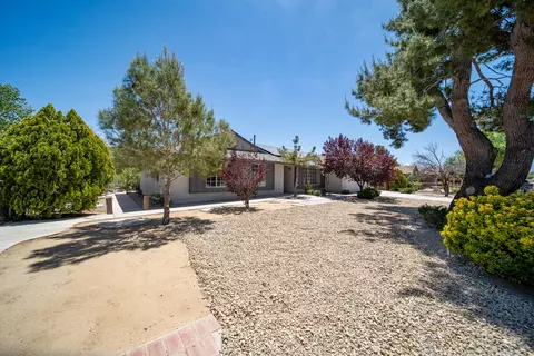 Exterior - 39342 Frontier Circus St, Lake Los Angeles, CA 93591 photo 22 of 23