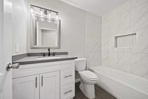 Bath - 39342 Frontier Circus St, Lake Los Angeles, CA 93591 photo 1 of 4