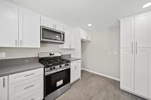 Kitchen - 39342 Frontier Circus St, Lake Los Angeles, CA 93591 photo 6 of 7