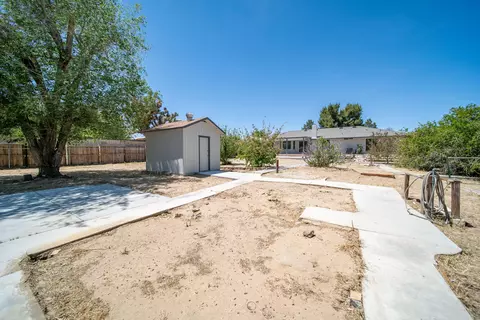 Exterior - 39342 Frontier Circus St, Lake Los Angeles, CA 93591 photo 8 of 23
