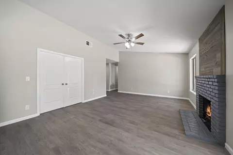 Living - 39342 Frontier Circus St, Lake Los Angeles, CA 93591 photo 3 of 7